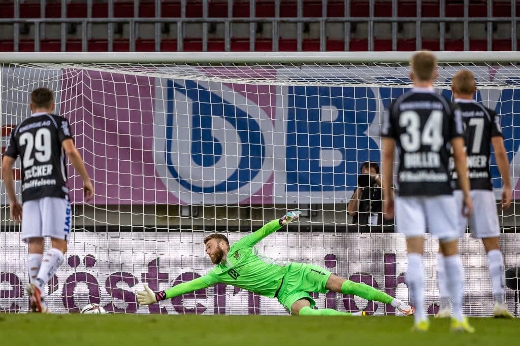 Dagens Spilforslag ST. Johnstone v Hearts